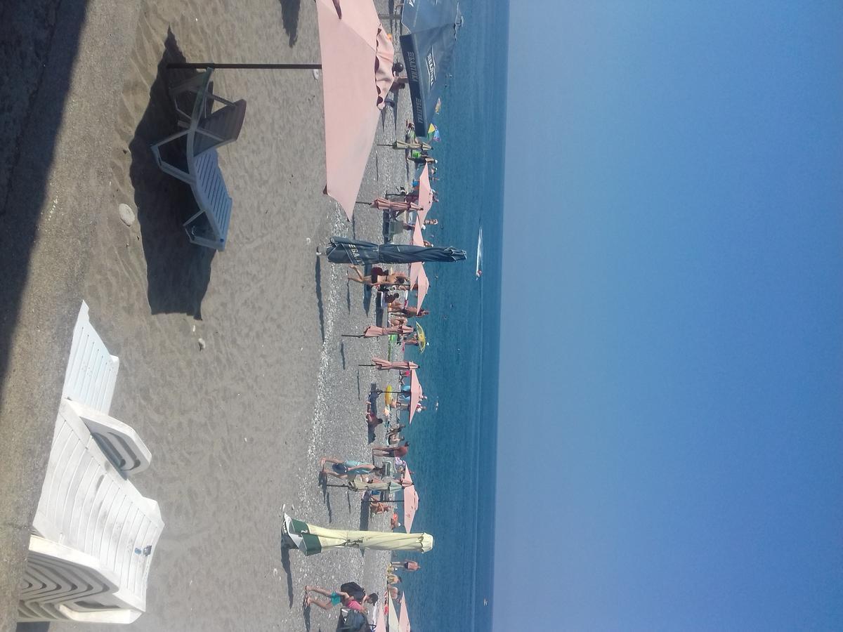 Runo Guest House Gagra Exterior foto