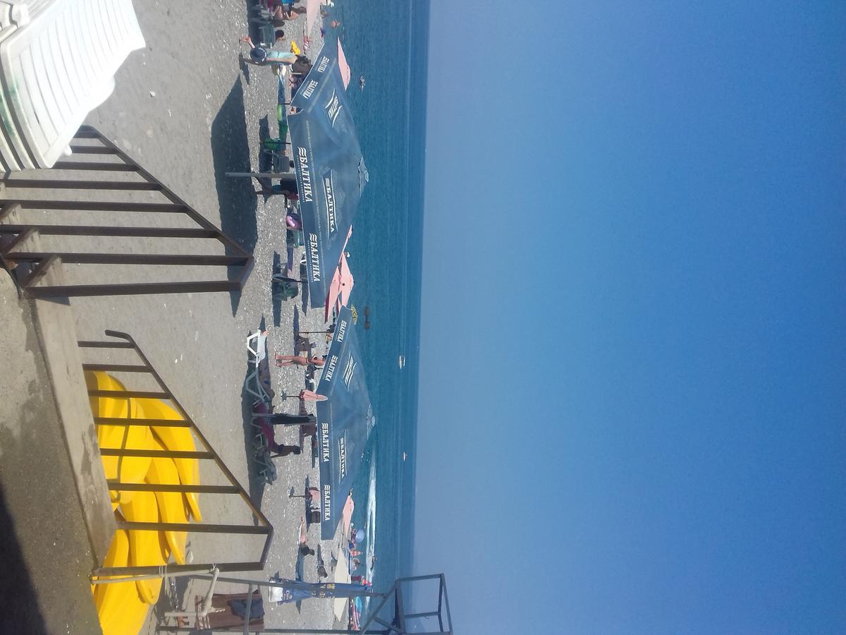 Runo Guest House Gagra Exterior foto